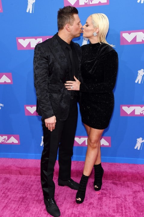 Michael Mizanin and Maryse Quellet kiss at 2018 vmas