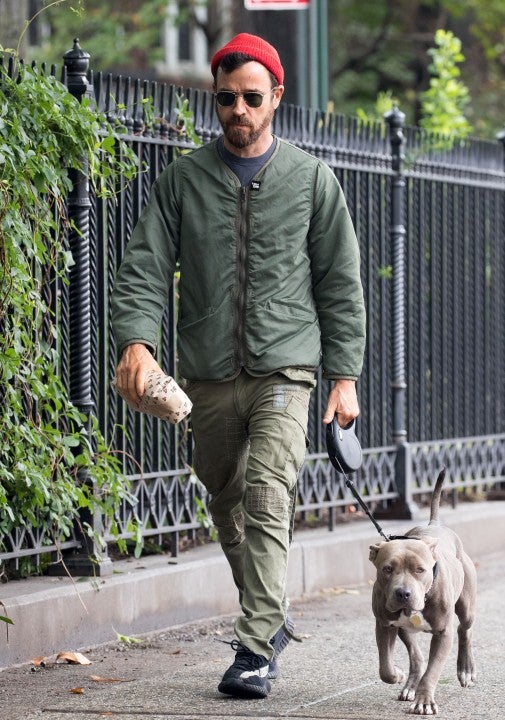 Justin Theroux walks his dog in nyc