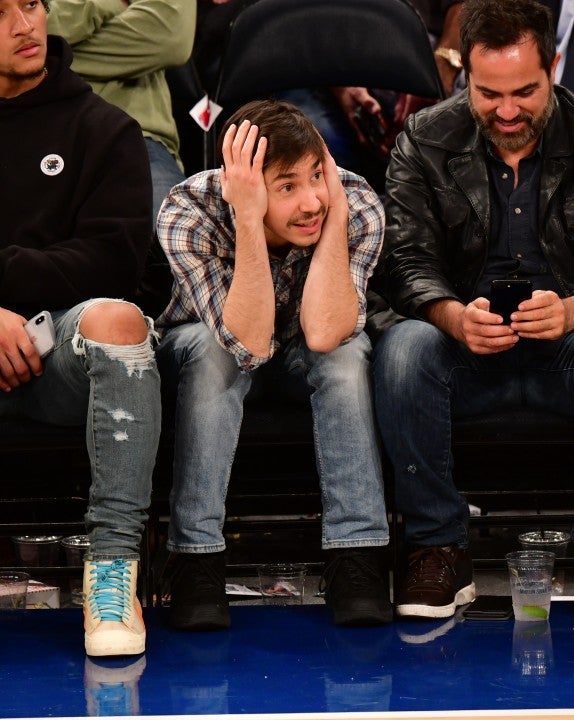 Justin Long at Pacers-Knicks game on Halloween