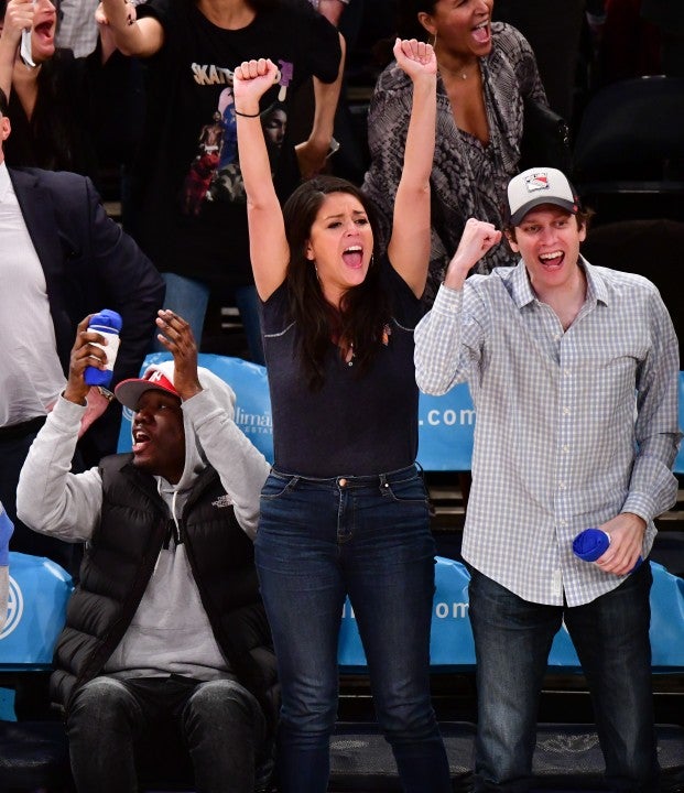 Cecily Strong at Knicks game