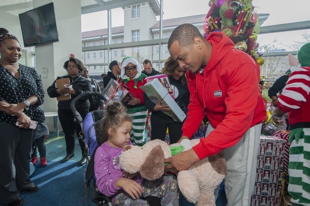 T.I. gives out holiday gifts in atlanta