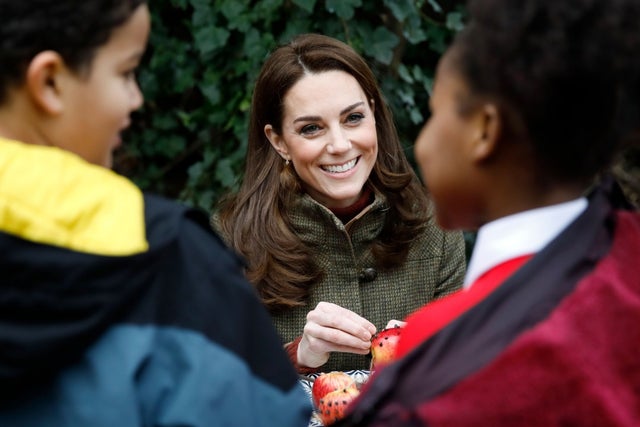 Kate Middleton builds bird feeders in London