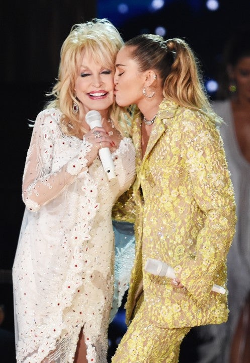Dolly Parton and Miley Cyrus perform at 2019 grammys