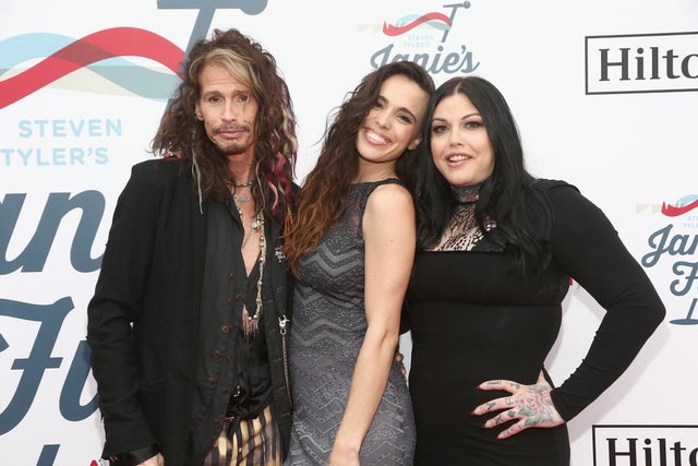 Steven Tyler and daughters at grammy screening