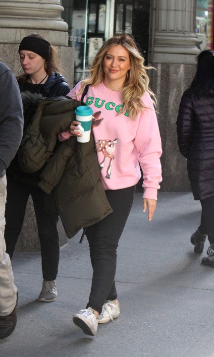 Hilary Duff in gucci sweatshirt on younger set