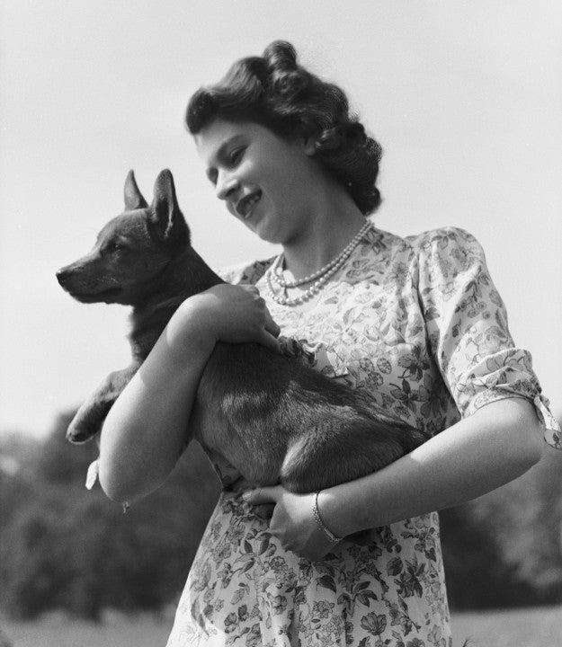 Princess Elizabeth with her corgi in 1944
