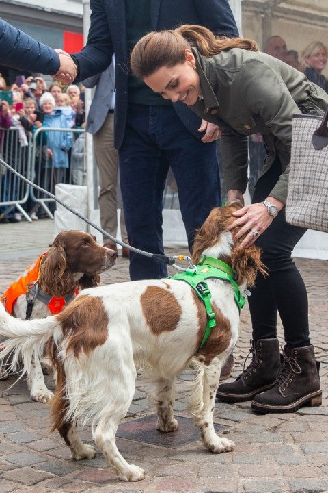Kate Middleton meets dogs in kenswick