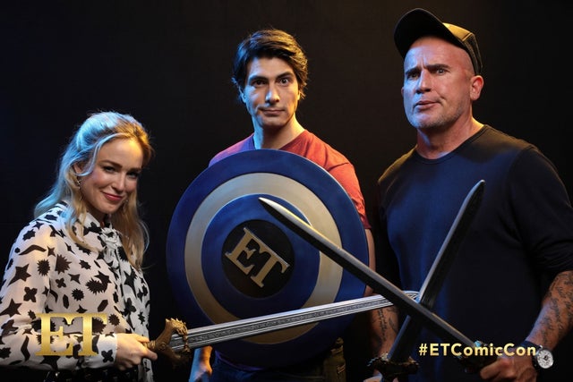 Caity Lotz, Brandon Routh and Dominic Purcell at et comic-con photo booth