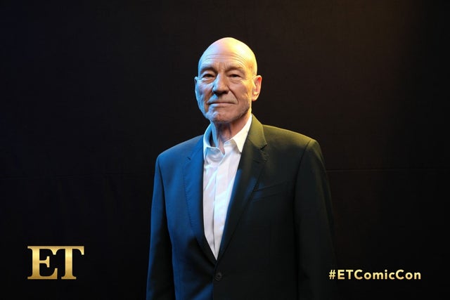 Patrick Stewart at 2019 comiccon et booth