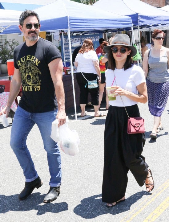 Steve Kazee and Jenna Dewan at farmers market
