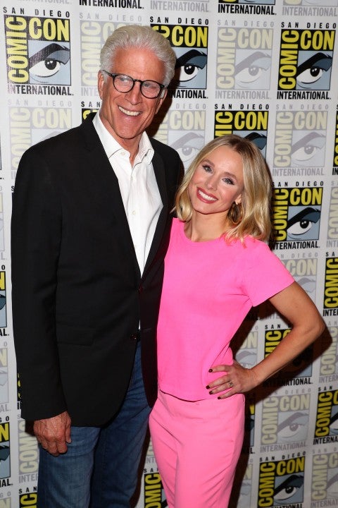 Ted Danson and Kristen Bell at 2019 comiccon