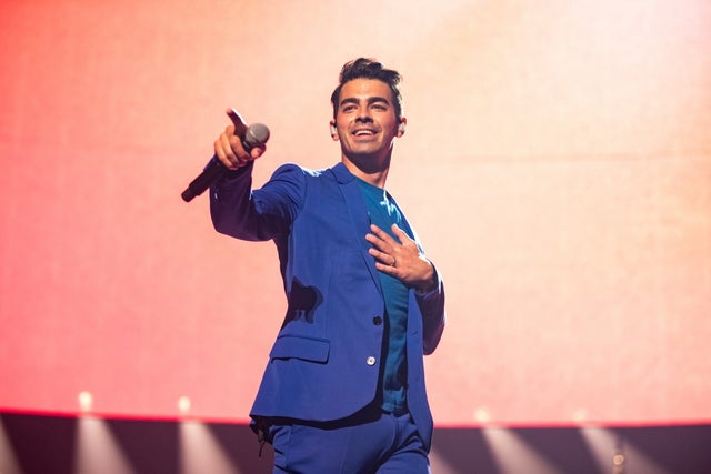 Joe Jonas on first night of happiness begins tour