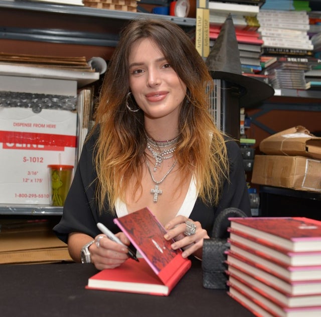 Bella Thorne signs books in Florida