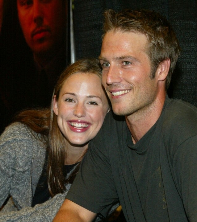 Jennifer Garner and Michael Vartan in 2002