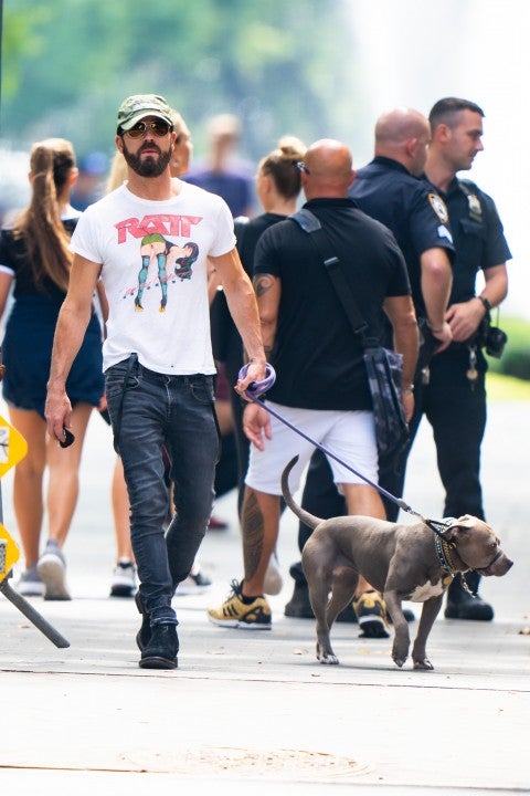 Justin Theroux walks dog in nyc on aug 14
