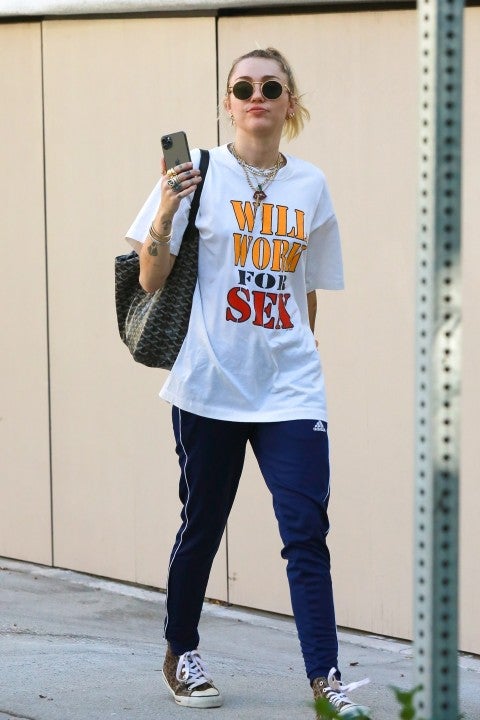 miley cyrus in controversial tee