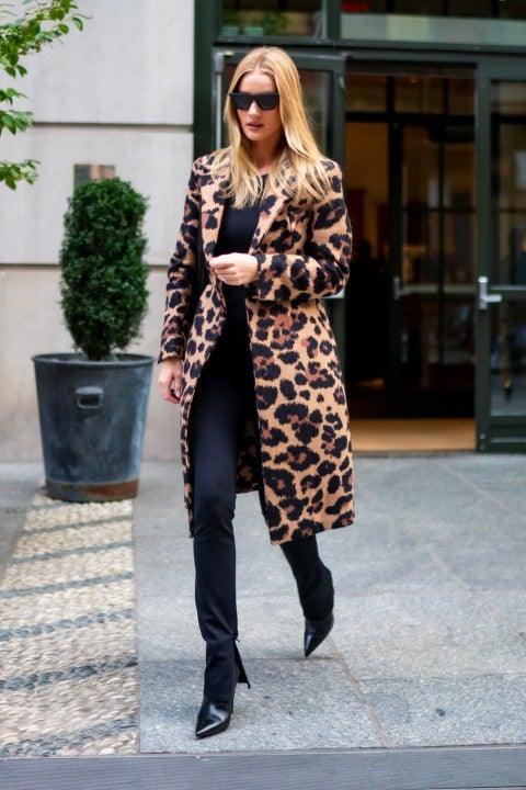 Battle of the Leopard and Cheetah Print Coats | Entertainment Tonight