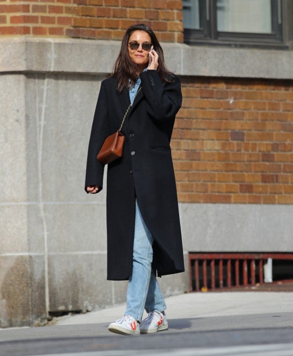 Katie Holmes on phone in nyc