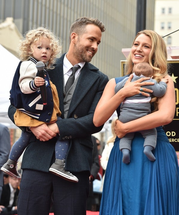 ryan reynolds and blake lively with daughters at walk of fame