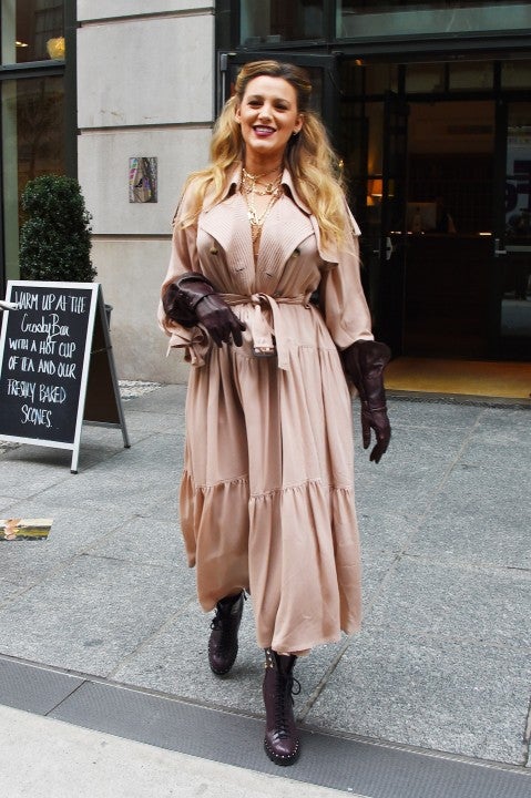 blake lively leaves nyc hotel