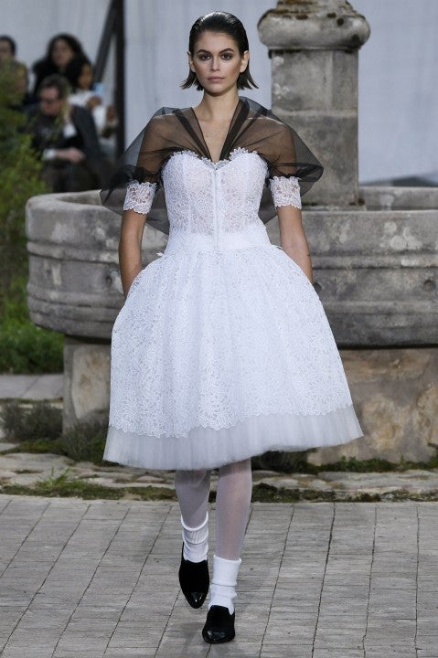 kaia gerber in chanel show