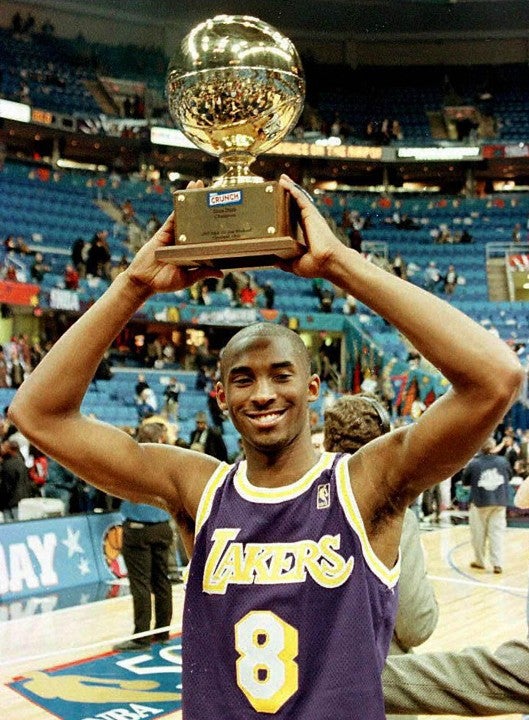 kobe bryant wins nba slam dunk contest in 1997