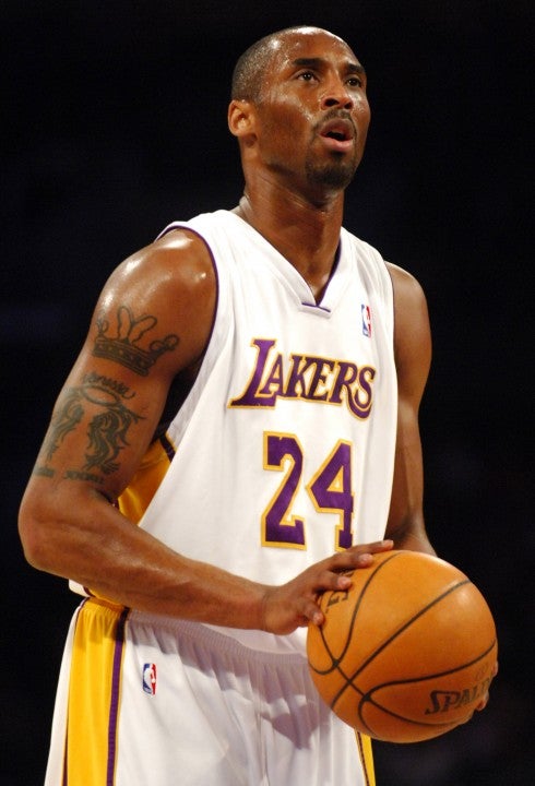 kobe bryant scores 50 points in 4 consecutive games in march 2007
