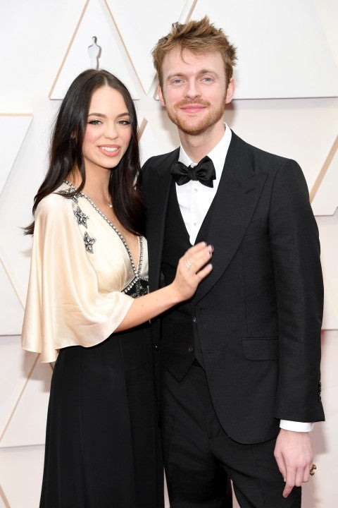 Claudia Suleweski and Finneas O'Connell at 2020 oscars