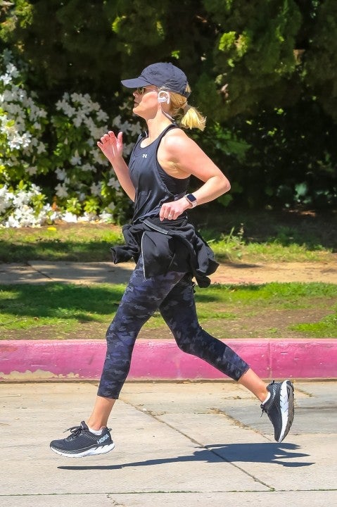 Reese Witherspoon jogs in brentwood