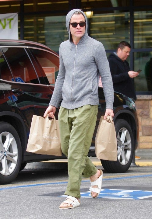 chris pine at gelson's