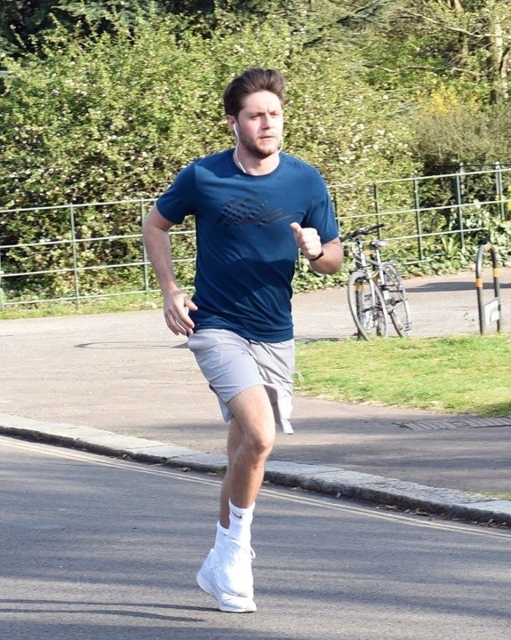 Niall Horan runs in london on 4/7