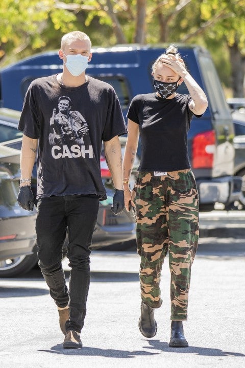 Cody Simpson and Miley Cyrus get coffee on 4/23