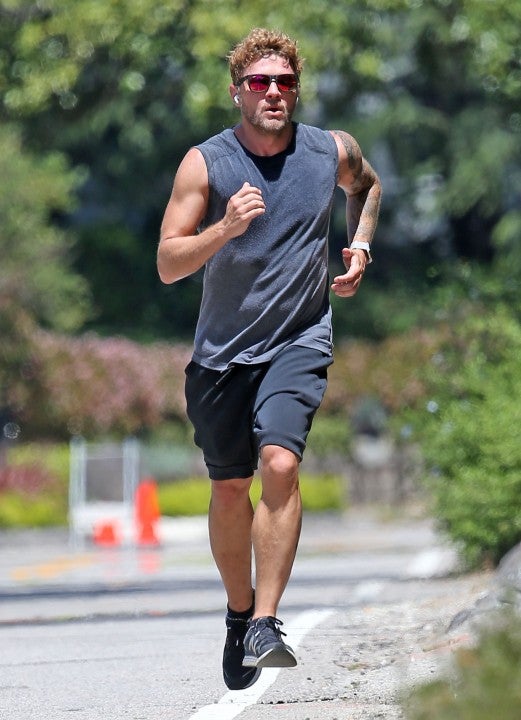 Ryan Phillippe running on 4/26
