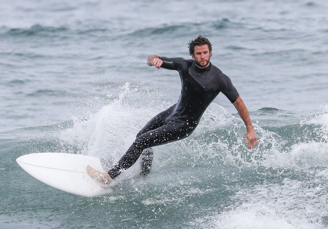 liam hemsworth surfing in melbourne