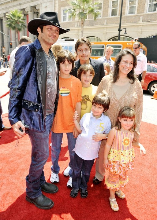 robert rodriguez with kids in 2009