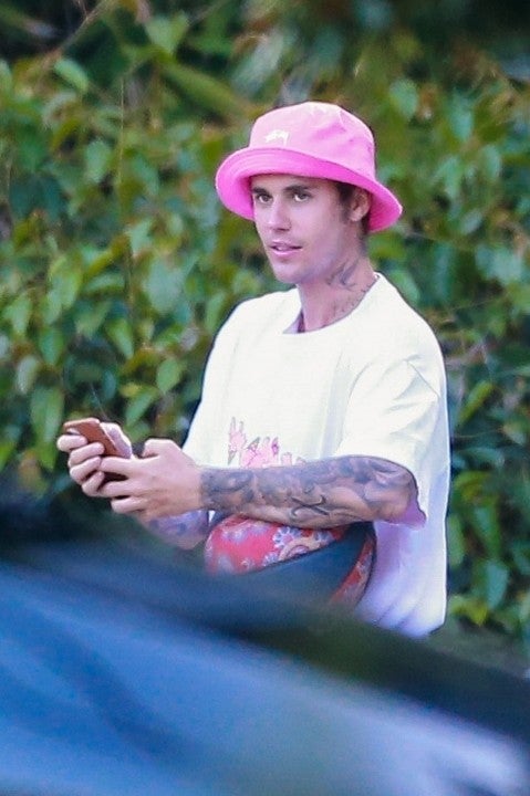 justin bieber in pink hat