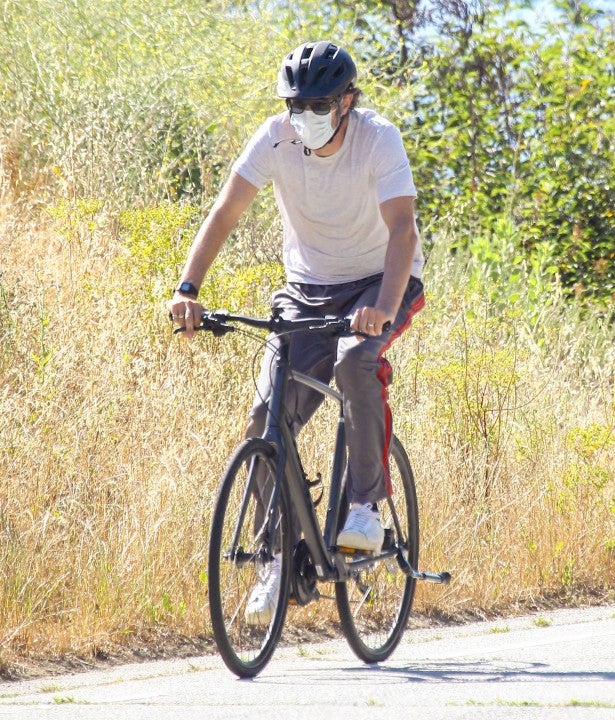 Sacha Baron Cohen bike ride in la