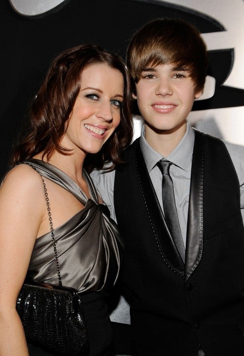 Justin Bieber and Pattie Mallette at 2010 grammys