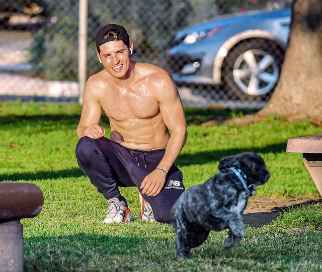 gregg sulkin works out shirtless in park