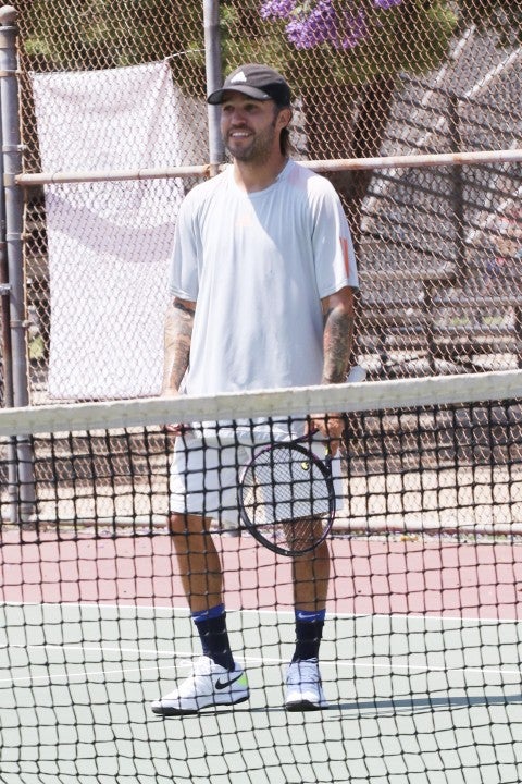 pete wentz playing tennis