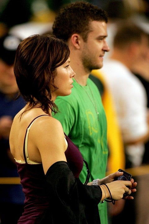 jessica biel and justin timberlake at 2007 Chicago Bears v Green Bay Packers game