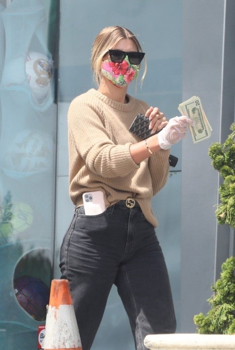 Sofia Richie gets cash from ATM