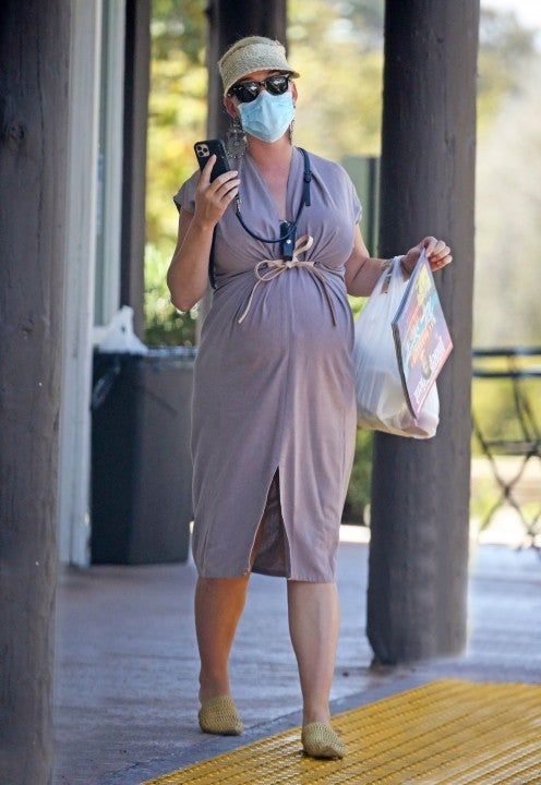 Katy Perry s Pregnancy Style Statements Entertainment Tonight