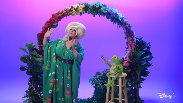 Nina West and Kermit the Frog