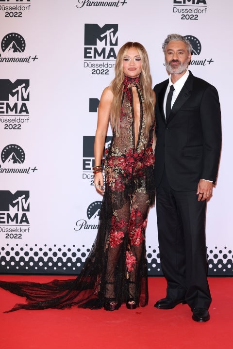 Taylor Swift at 2022 MTV EMAs: Red Carpet and Ceremony Photos – Billboard
