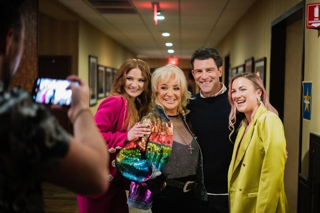 Guest, Tanya Tucker, Max Greenfield, Lainey Wilson