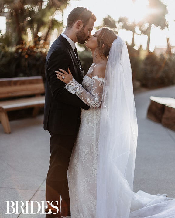 Cassie DiLaura and Brett Lazar married on Jan. 13 in Cabo San Lucas, Mexico