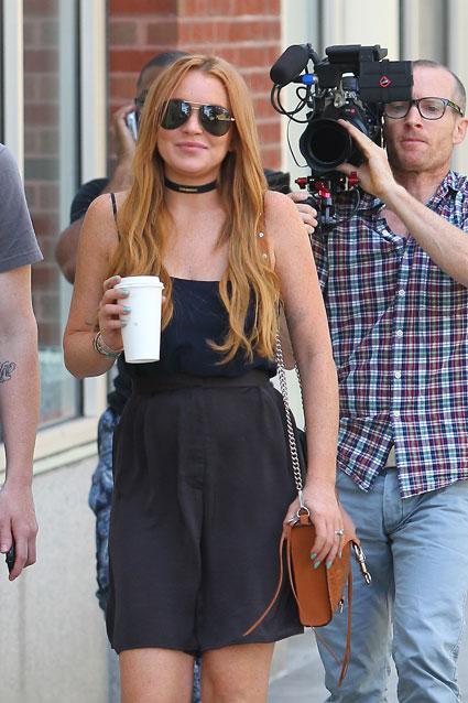 Lindsay Lohan Spotted Carrying 'Untitled' Script (PHOTOS)