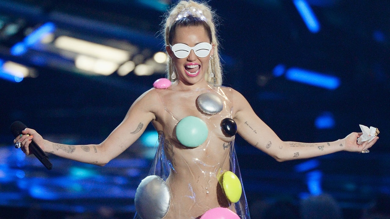 Miley Cyrus Exposed Her Nipple Live During the 2015 VMAs! | Entertainment  Tonight