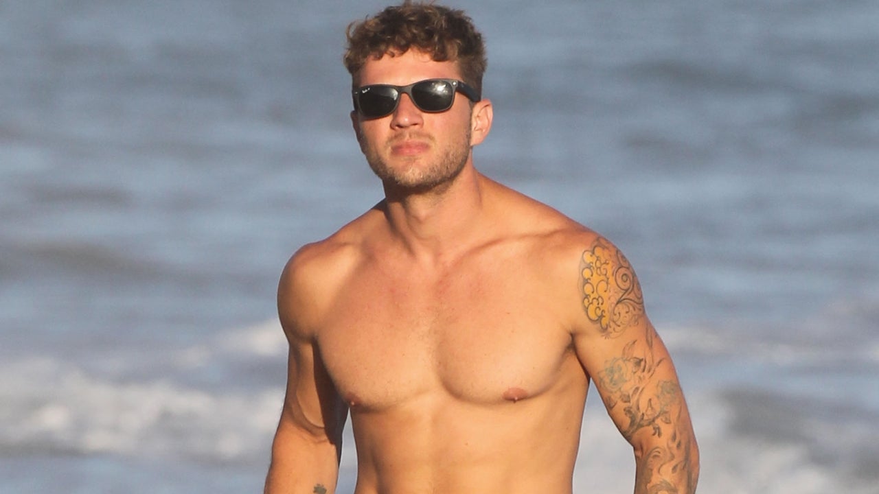 Ryan Phillippe Shows Off Super-Fit Bod on the Beach.